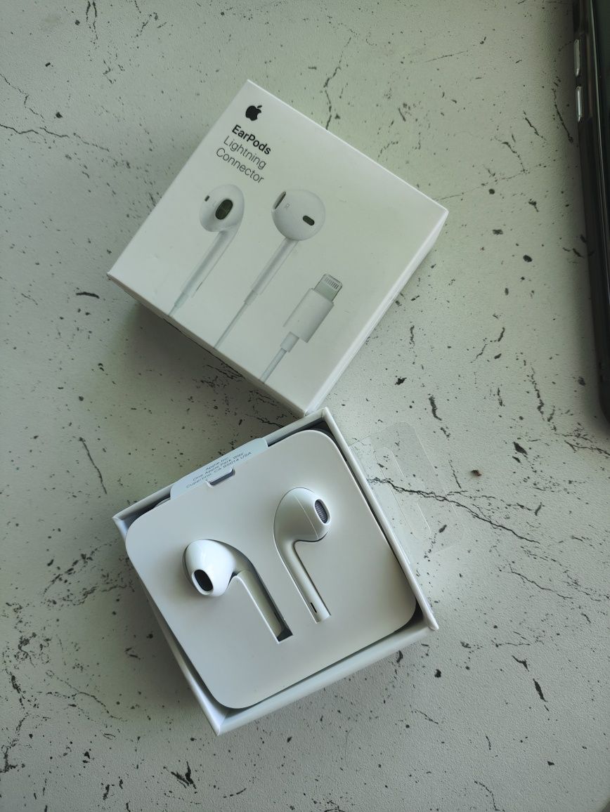 Earpods lightning connector