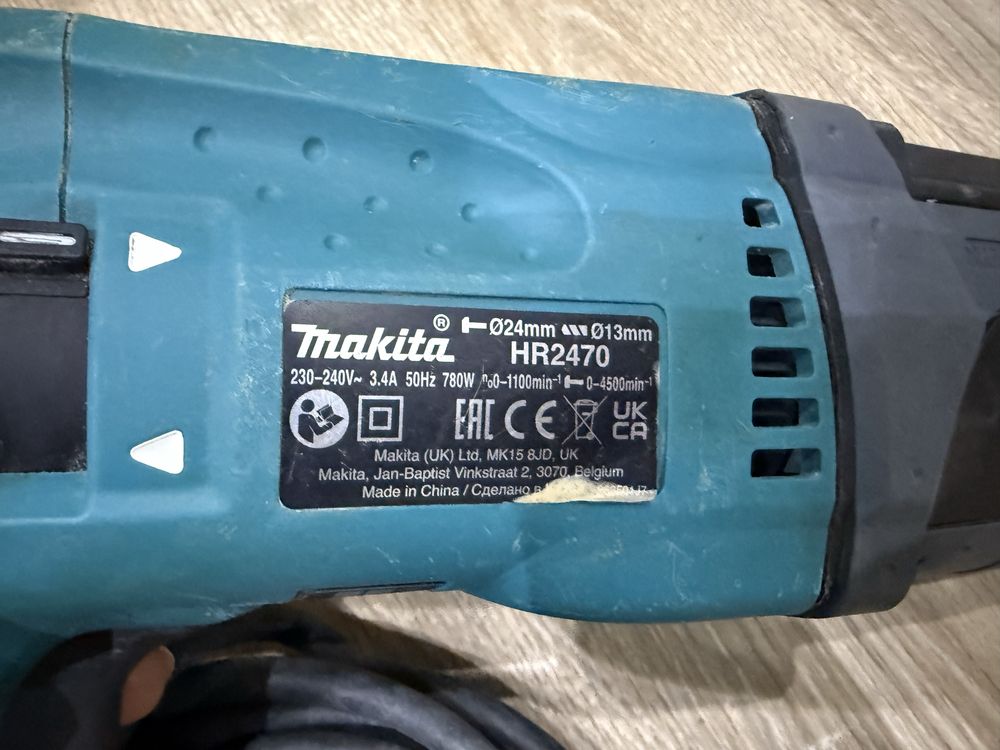 * Makita hr2470 перфоратор оригинал почти новый