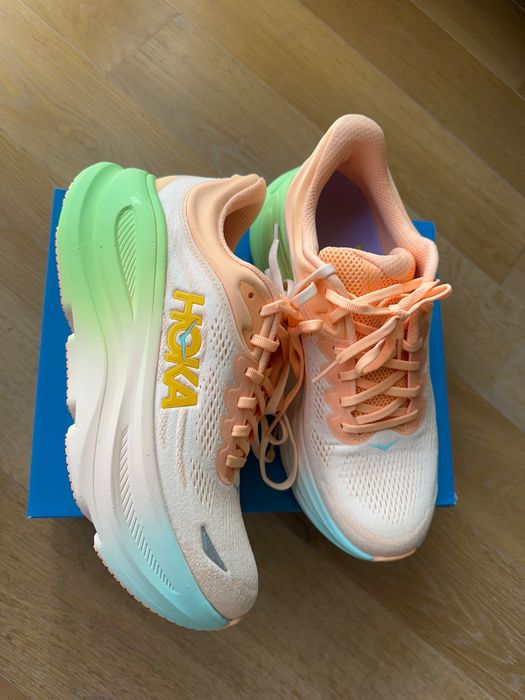 HOKA BONDI 9 tangerine