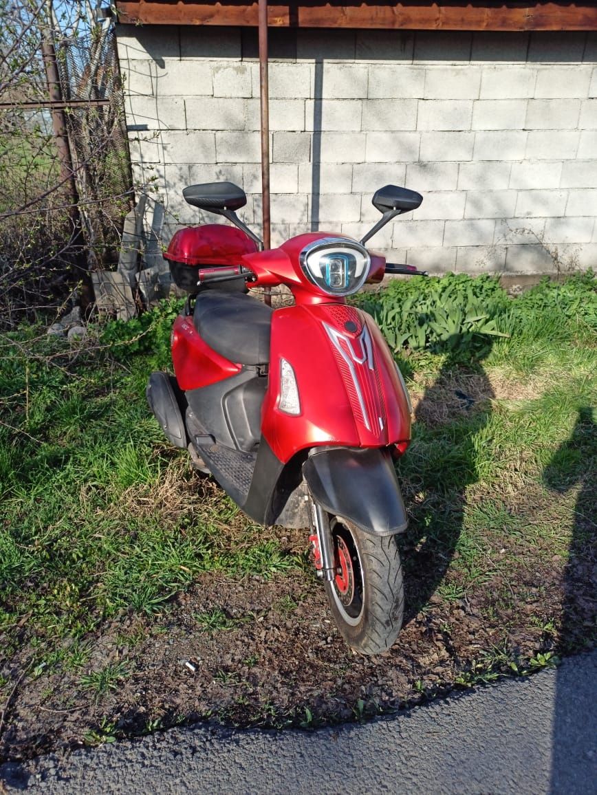 Продам мопед скутер JOG SPORT 125 кубов