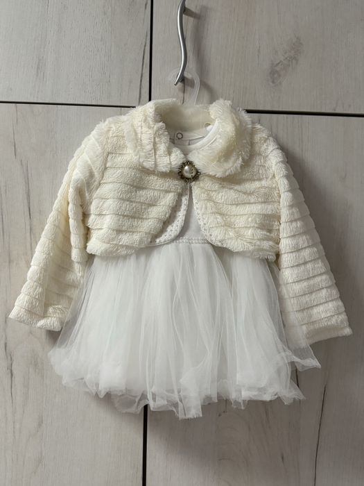 Официална рокля и обувки