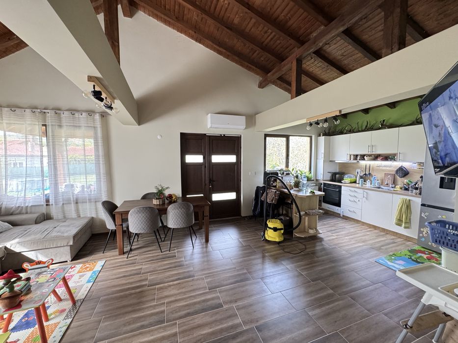 Продава къща село Горна Росица