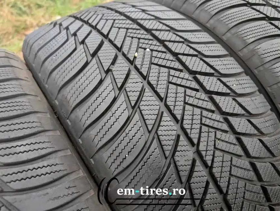SET 4 Anvelope Iarna 235/50 R19 BRIDGESTONE Blizzak LM001 99H