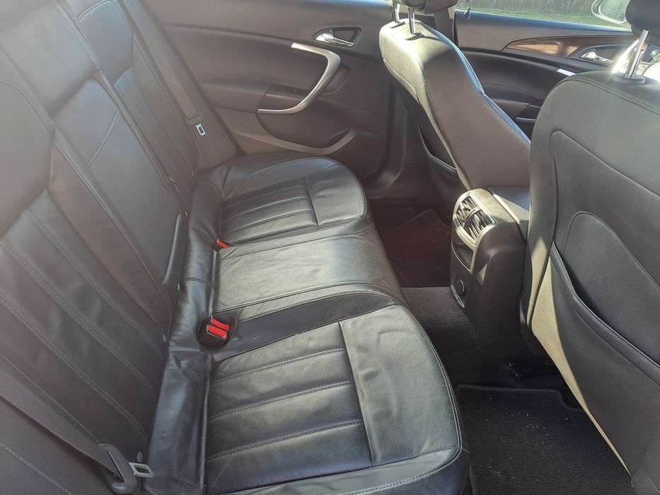 Vând Opel insignia 2.0cdti