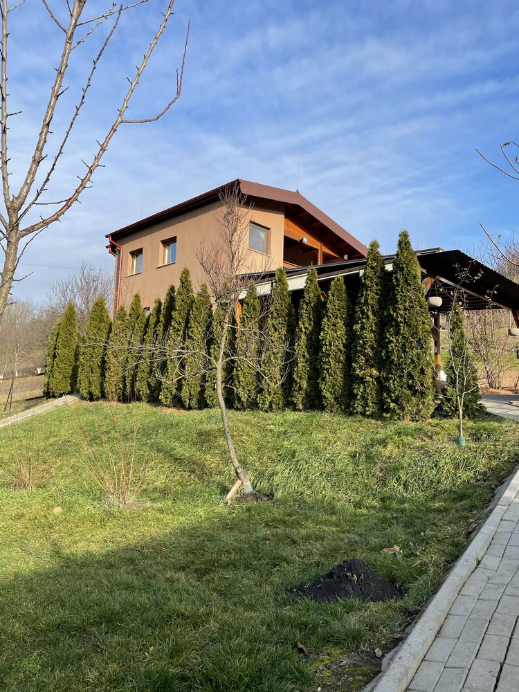 casa  plus anexe 145 mp si curte 5000 mp de inchiriat