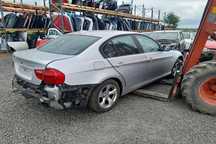 Dezmembrez BMW Seria 3 E90 [facelift] [2008 - 2013] Sedan 320d AT (18