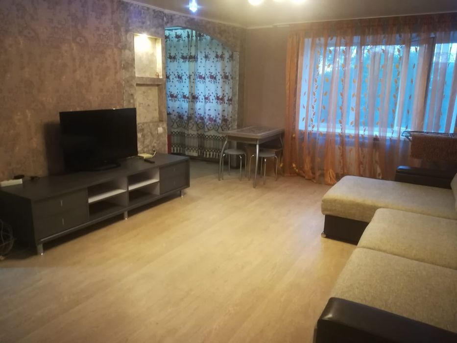 Сдам 2 ком площадь Ушанова  ,ц.рынок!Wi-Fi,док-ты!плазмены