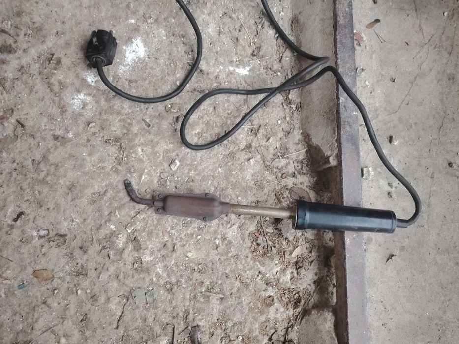 Продавам стар истински поялник използван но много добре работещ