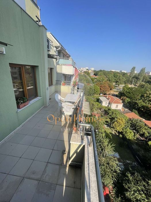 Продава се Тристаен апартамент в Пловдив, Младежки Хълм - 101 кв.м за 1981 €/кв.м - Снимка #11