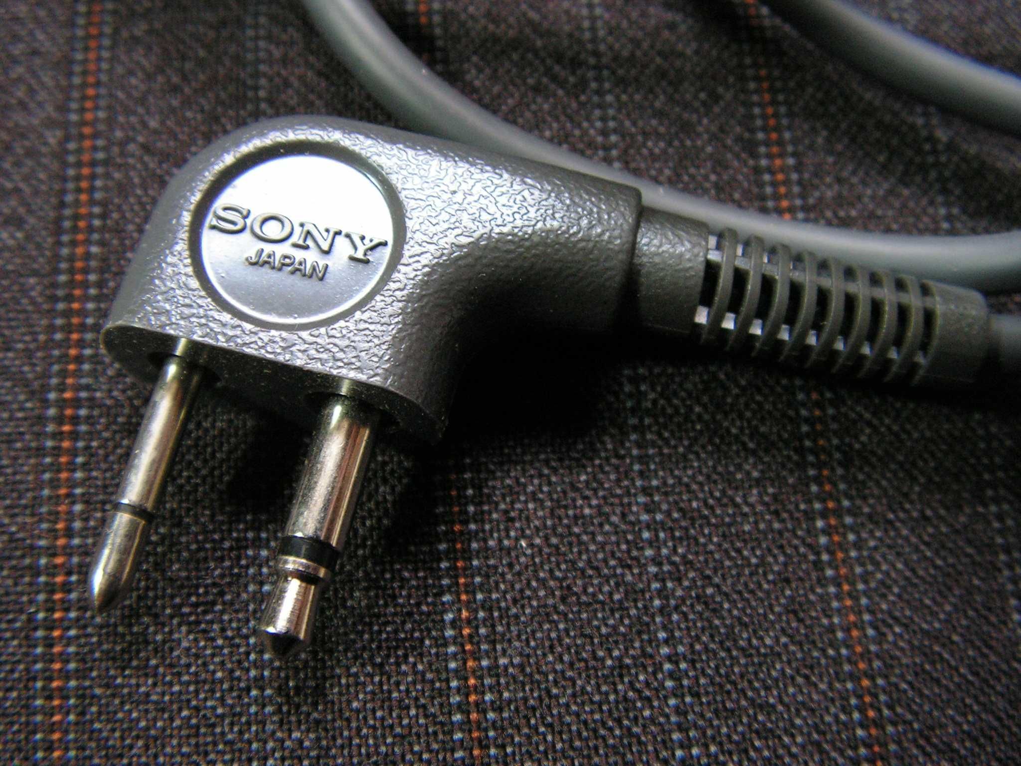 Динамичен винтидж микрофон Sony F-250S new