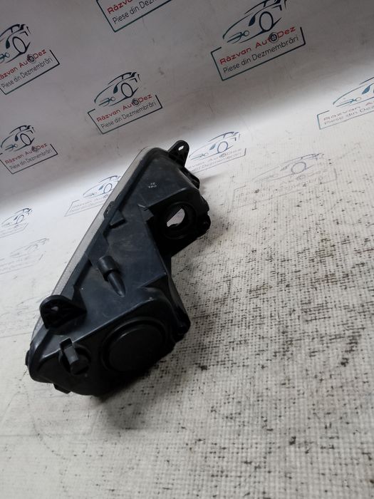 proiectoare dreapta  volkswagen passat b7 2007