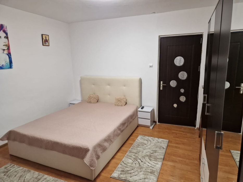 Garsonieră de închiriat  Brâncoveanu-Izvorul Rece