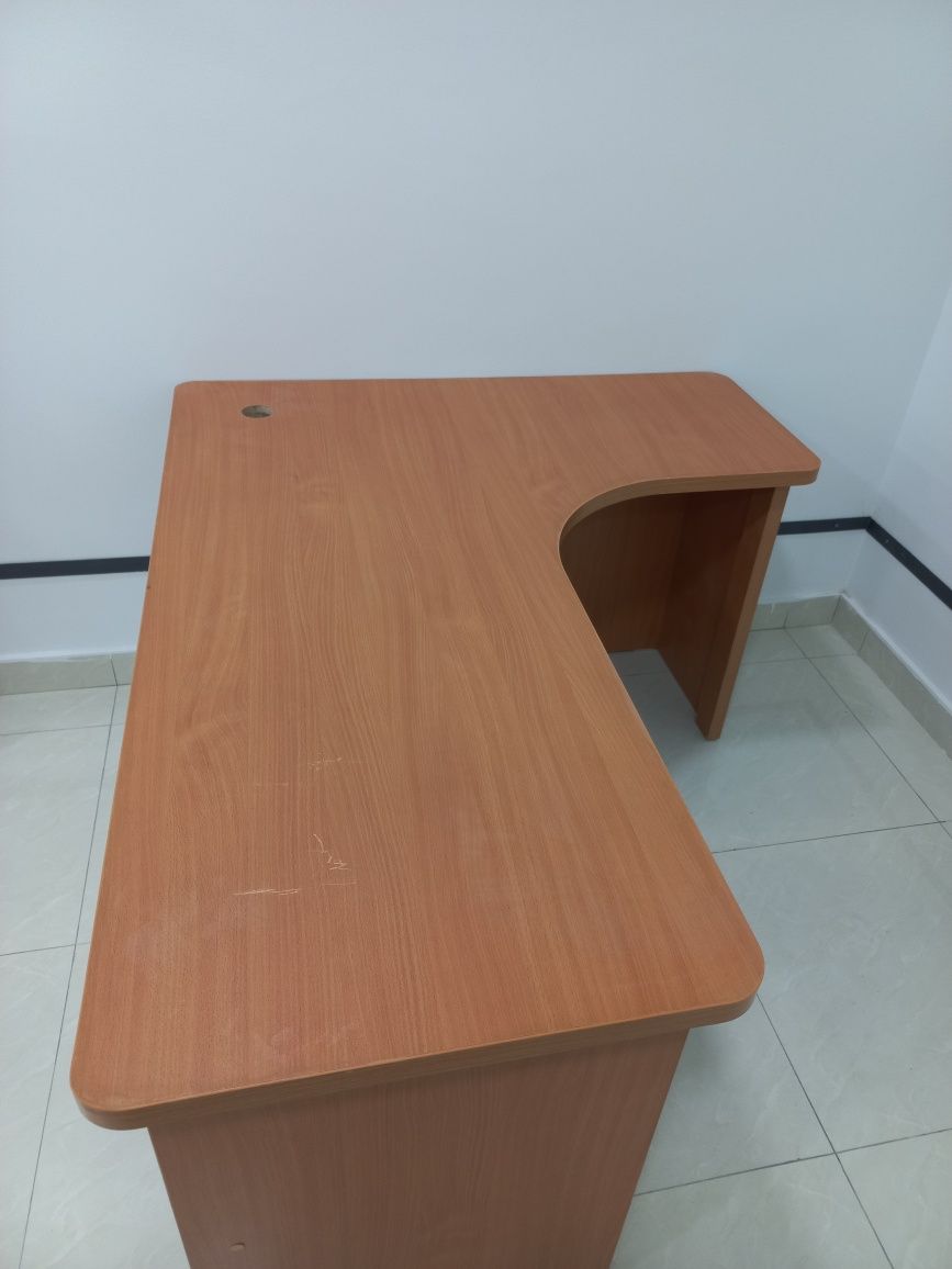 Ofis stoli sotiladi