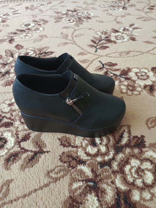 Туфли женские . черные