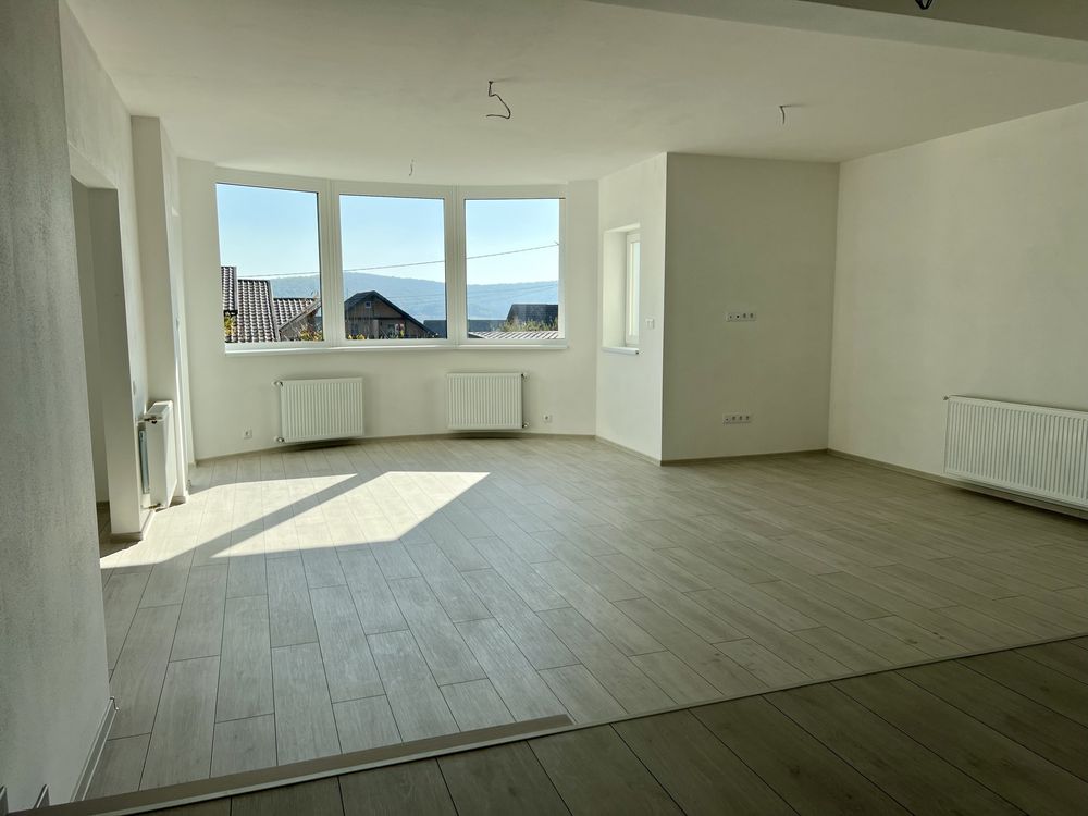 Proprietar , vând casā deosebitā în Livezeni str Mārului