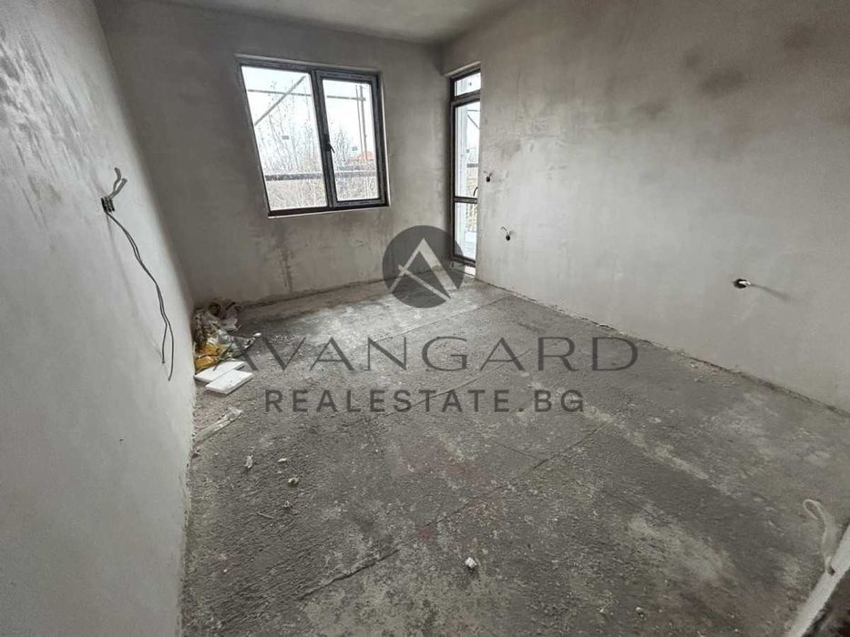 Продава се Четиристаен апартамент в Пловдив, Остромила - 131 кв.м за 1268 €/кв.м - Снимка #3