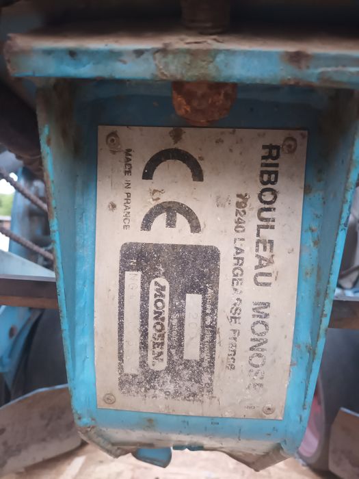 Vând semănătoare porumb monosem