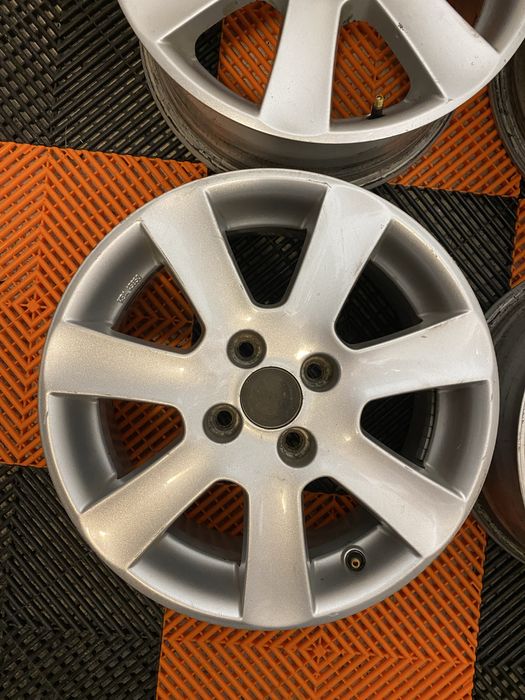 Jante aluminiu 4x100 Dacia Logan , Sandero , Dokker , Clio pe 15