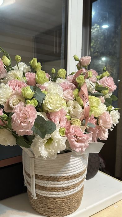 Цветы в корзинке