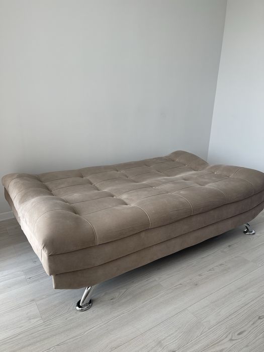 Диван со спинкой