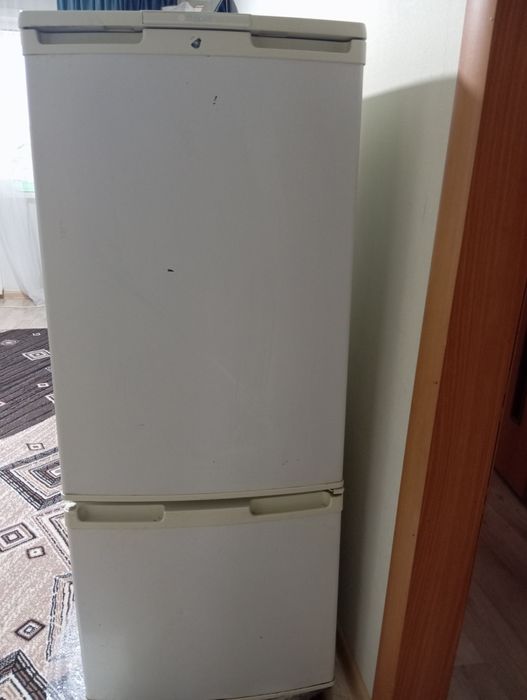 Холодильник Бирюса