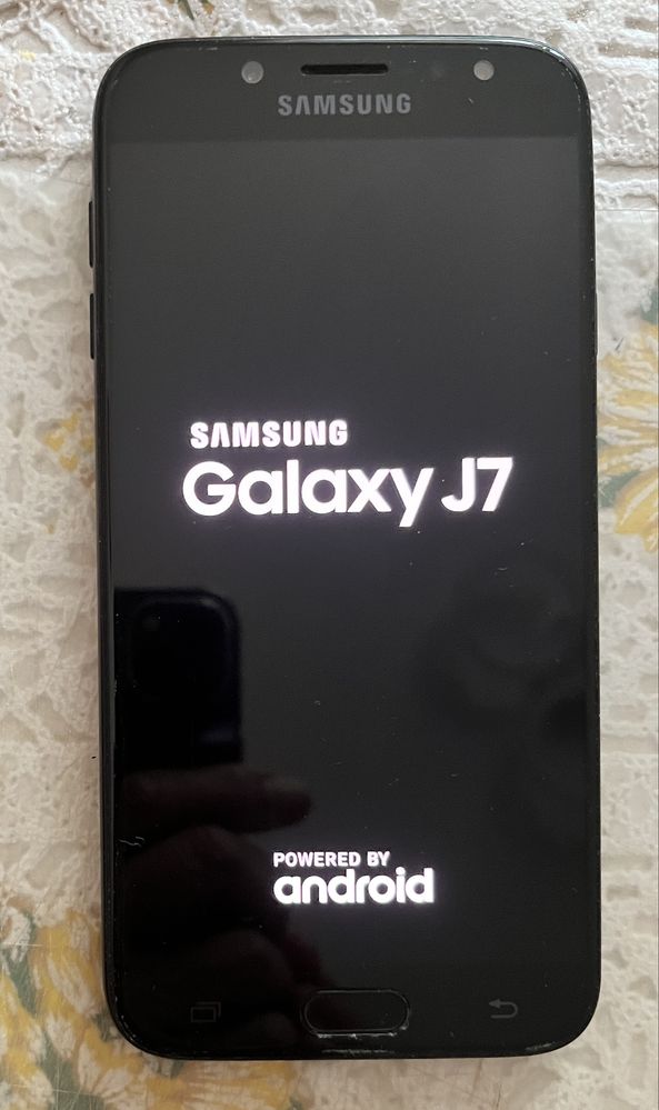 Смартфон GalaxyJ7