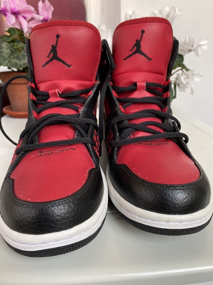 Маратонки Jordan Fight Bred