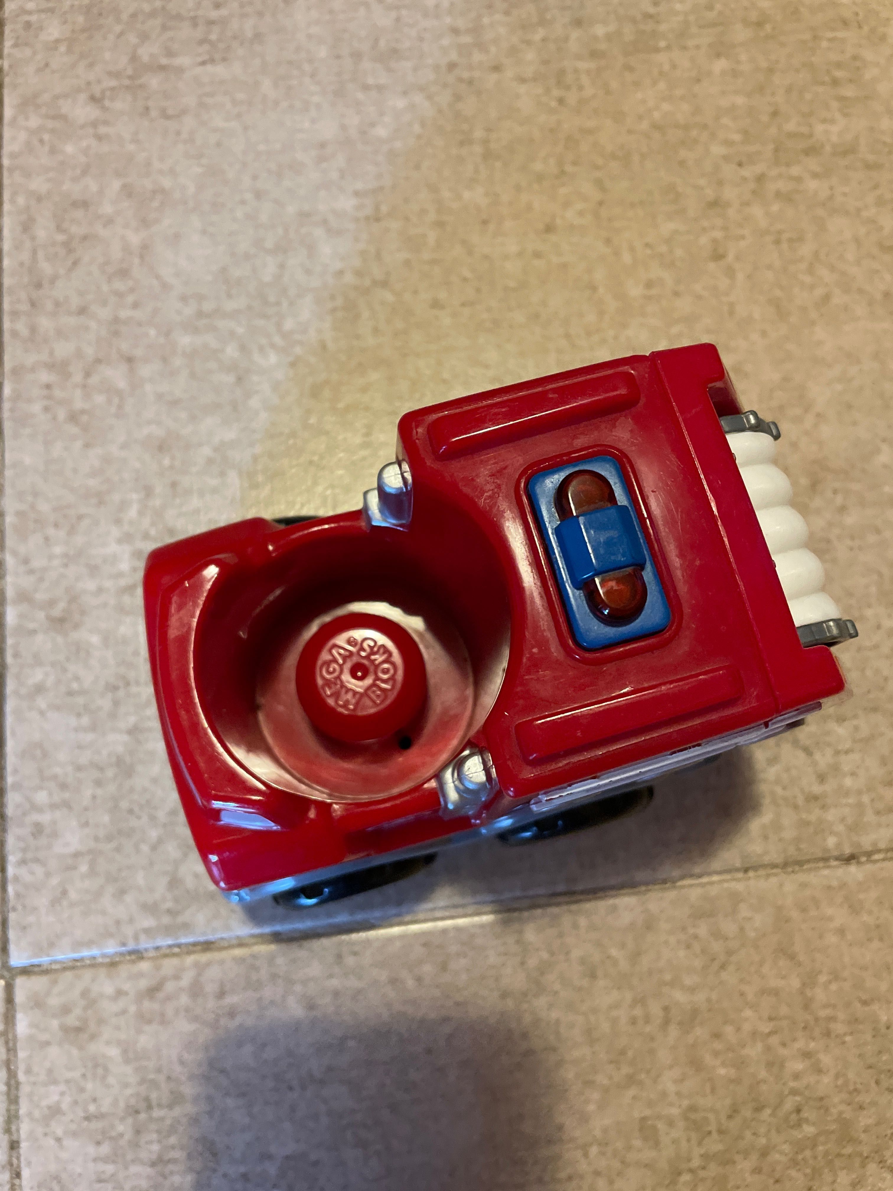 Камион писта Mega bloks, пожарна Mega bloks и конструктор Mega bloks