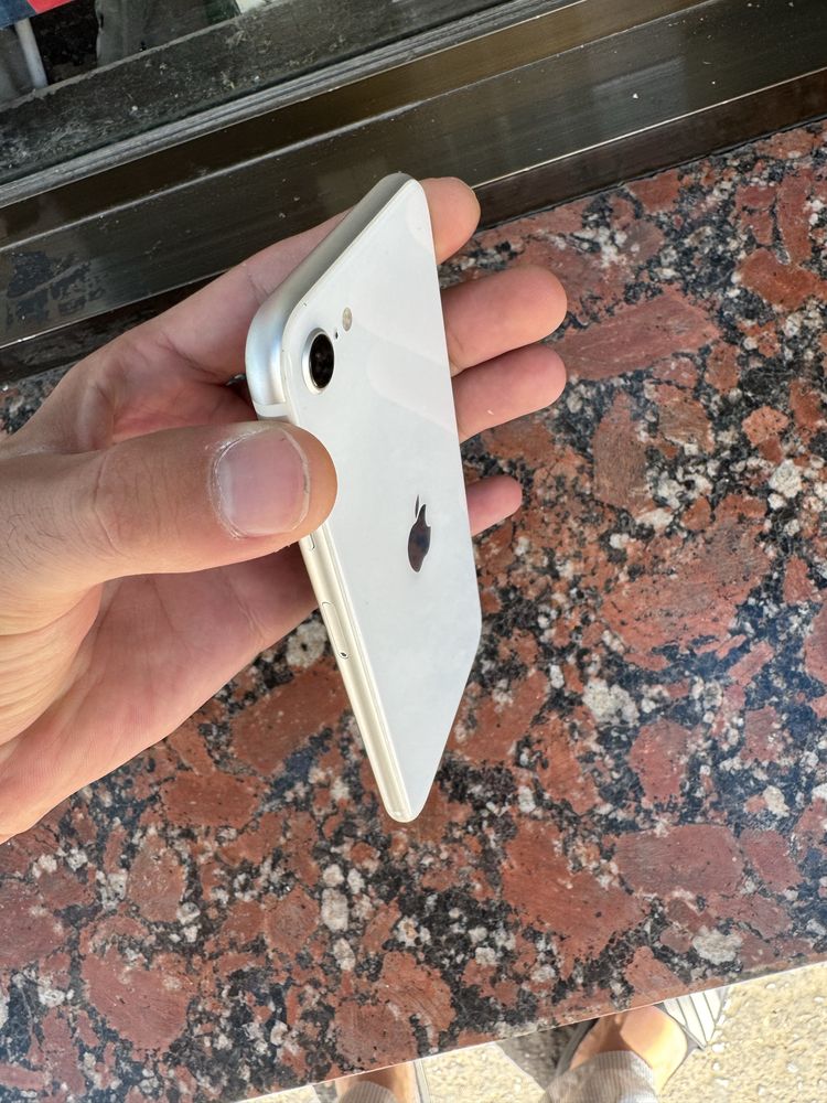 iphone se ideall holati yangi sotiladi