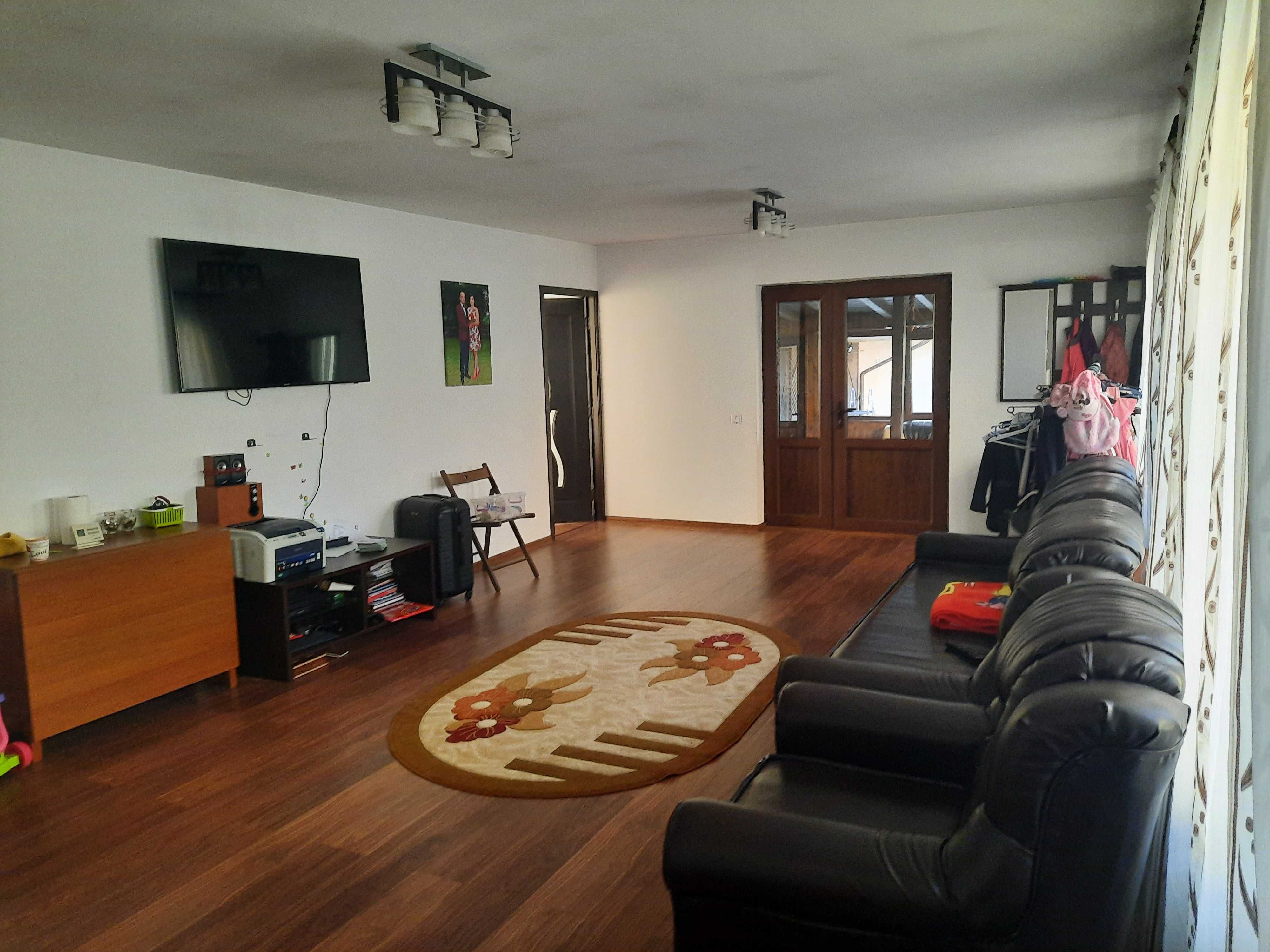 Vila, pensiune mobilata utilata. Pozitie deosebita