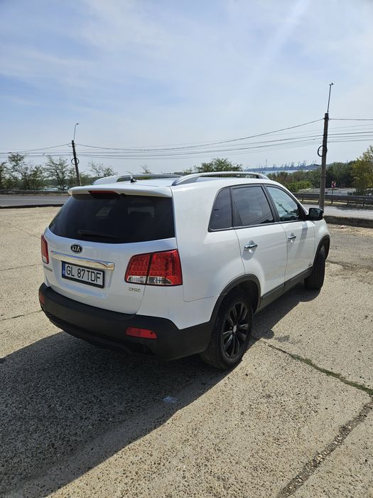 Kia Sorento 2011, 300 000 km(navigatie, subwoofer)