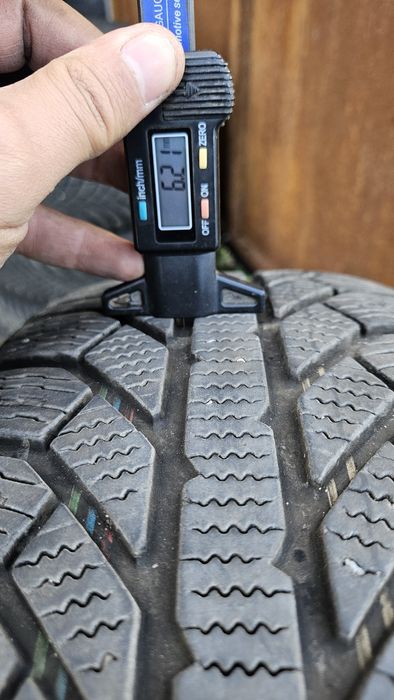 4бр гуми 215 65 16 семперит