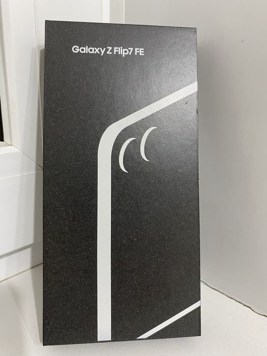 прадаю абсолютно новый телефон Galaxy Z Flip FE