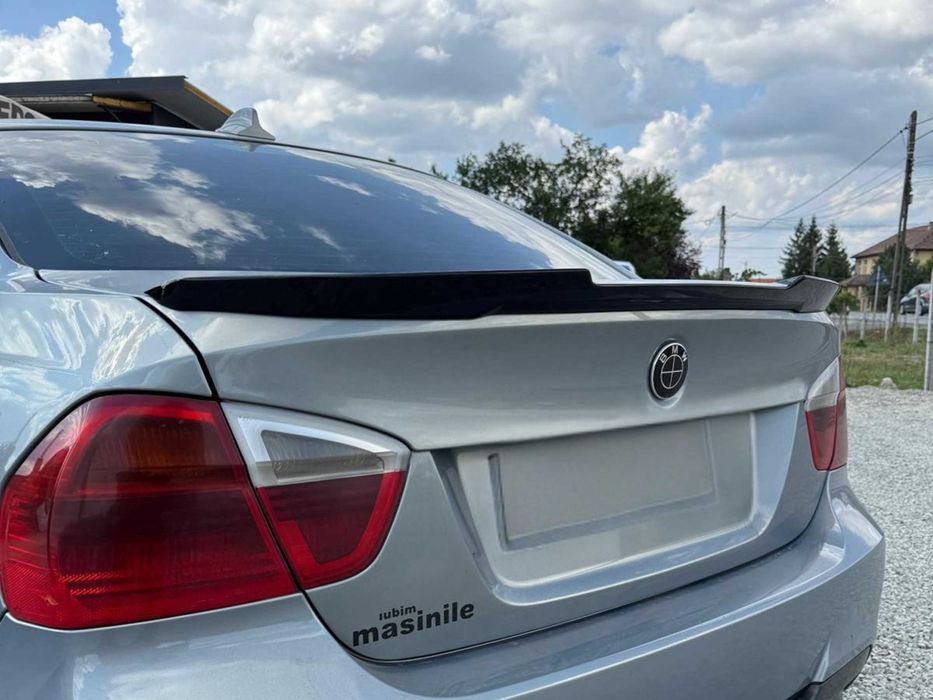 Eleron BMW Seria 3 E90 M4 Style - Negru Lucios