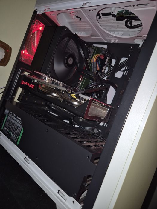 Vând calculator gaming