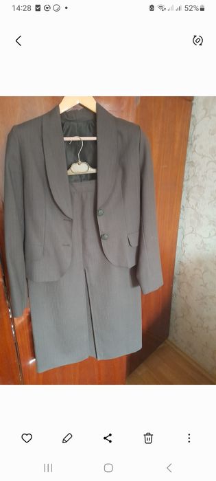 Серый костюм двойка юбка-пиджак