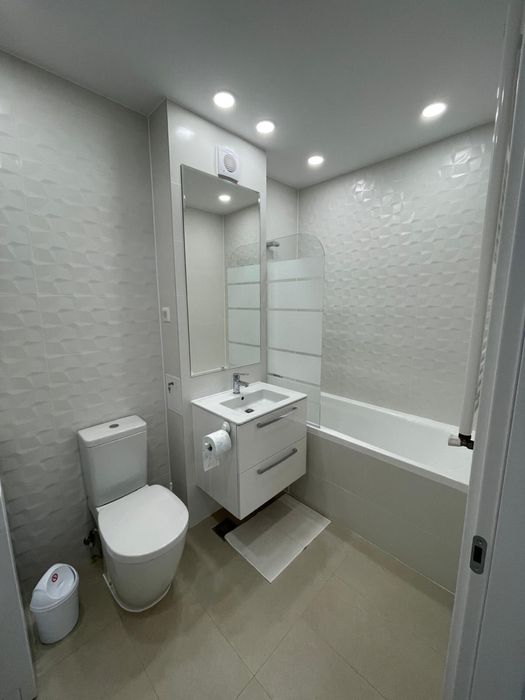 Inchiriez apartament 2 camere Hils Brauner