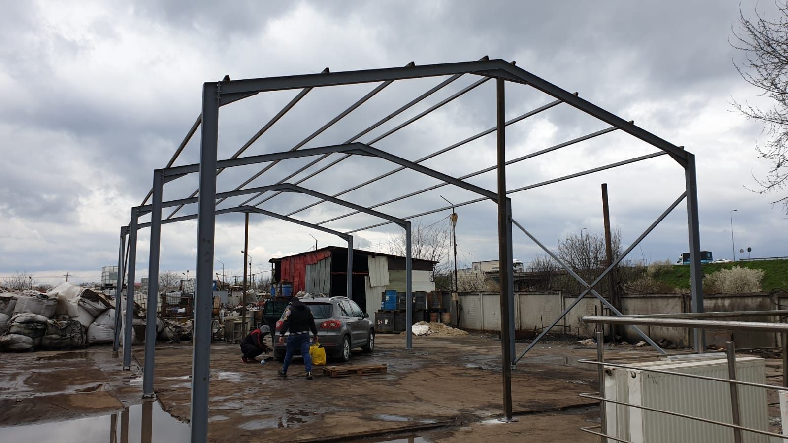 Structura hala in stoc de 8x15m la 4700 euro cu montaj inclus suruburi