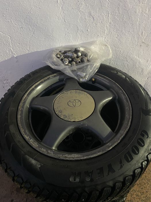 Зимный резина  215/60/16 титанка камри 30/35