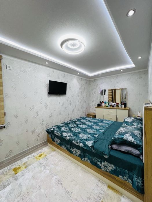 Квартира ижарага берилади.Манзил азиз бозор