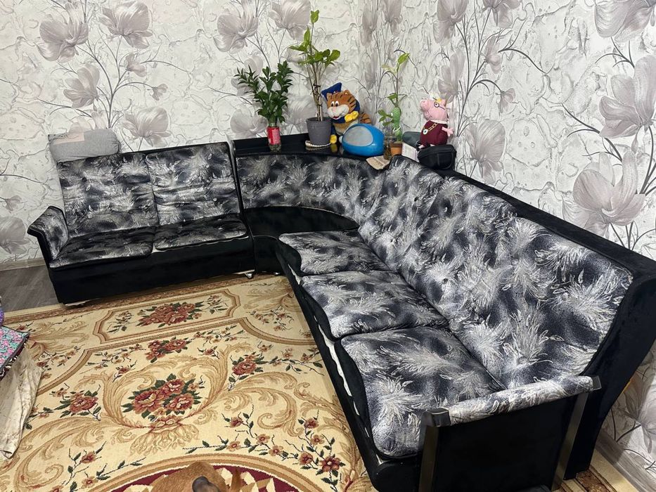 Срочно продам уголок и 2 кресло