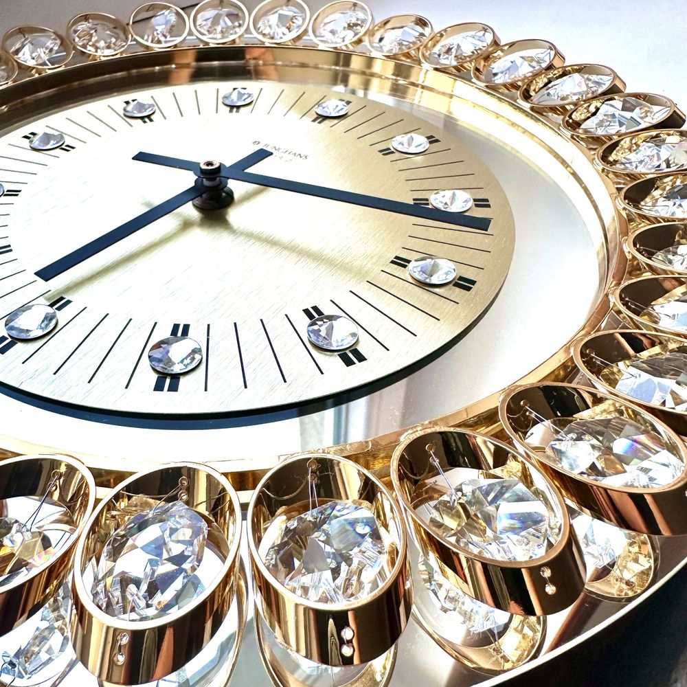 Ceas de perete Junghans Quartz vintage anii 70 aurit cu 43 cristale