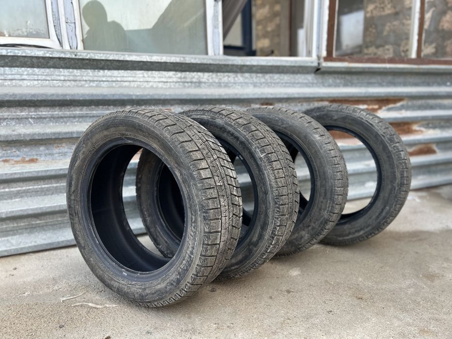 Продается новая зимняя резина 215 55 R17 YOKOHAMA