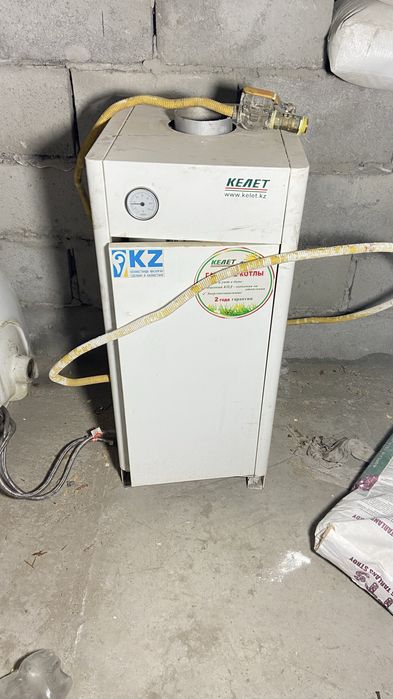 Газовый кател напольный