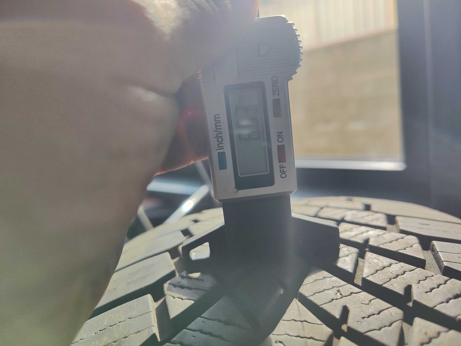 2бр.зимни гуми 215/55/17 Yokahama