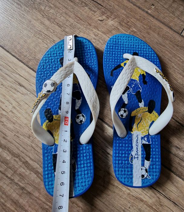 Маратонки джапанки пантофи сандали