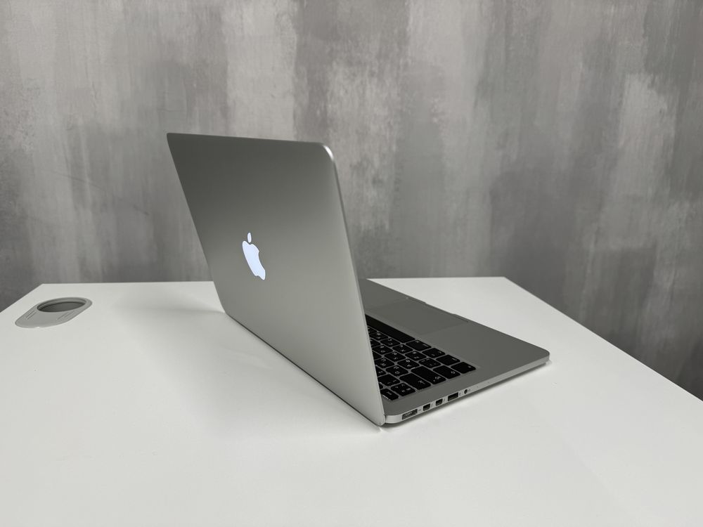 Срочно продам MacBook Pro в идеале