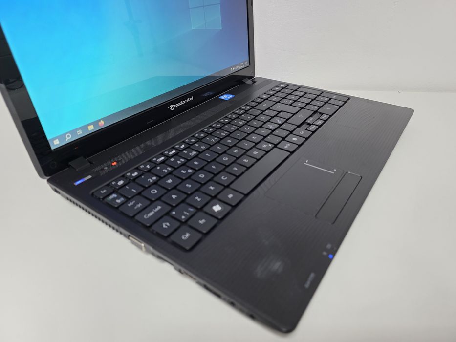 Superoferta .Laptop Acer Packard Bell  SSD 15.6 HD.GARANTIE