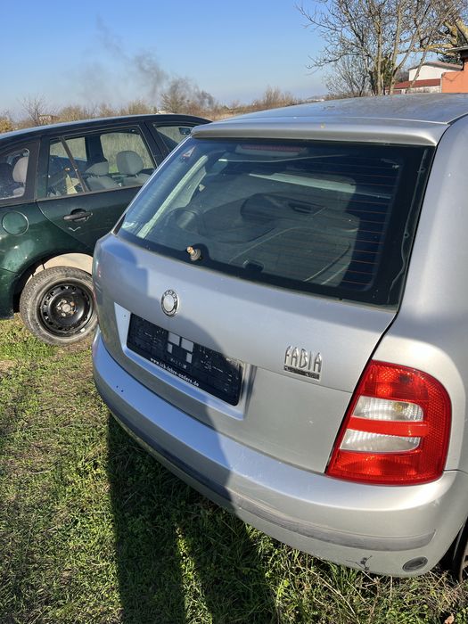 Пета врата за Шкода Фабия 1 2003 г хечбек!