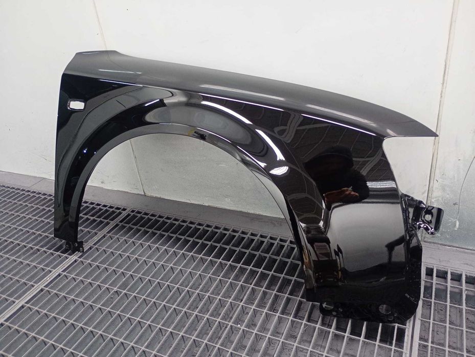 Aripa Fata Dreapta Audi A4 B6 An 2000-2004 (LY9B (Negru))